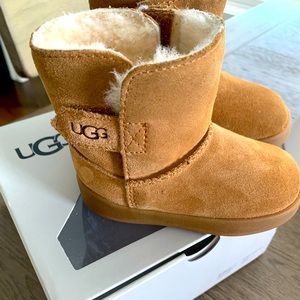 New With Box Ugg Keelan Size 4/5 (12-18 months)